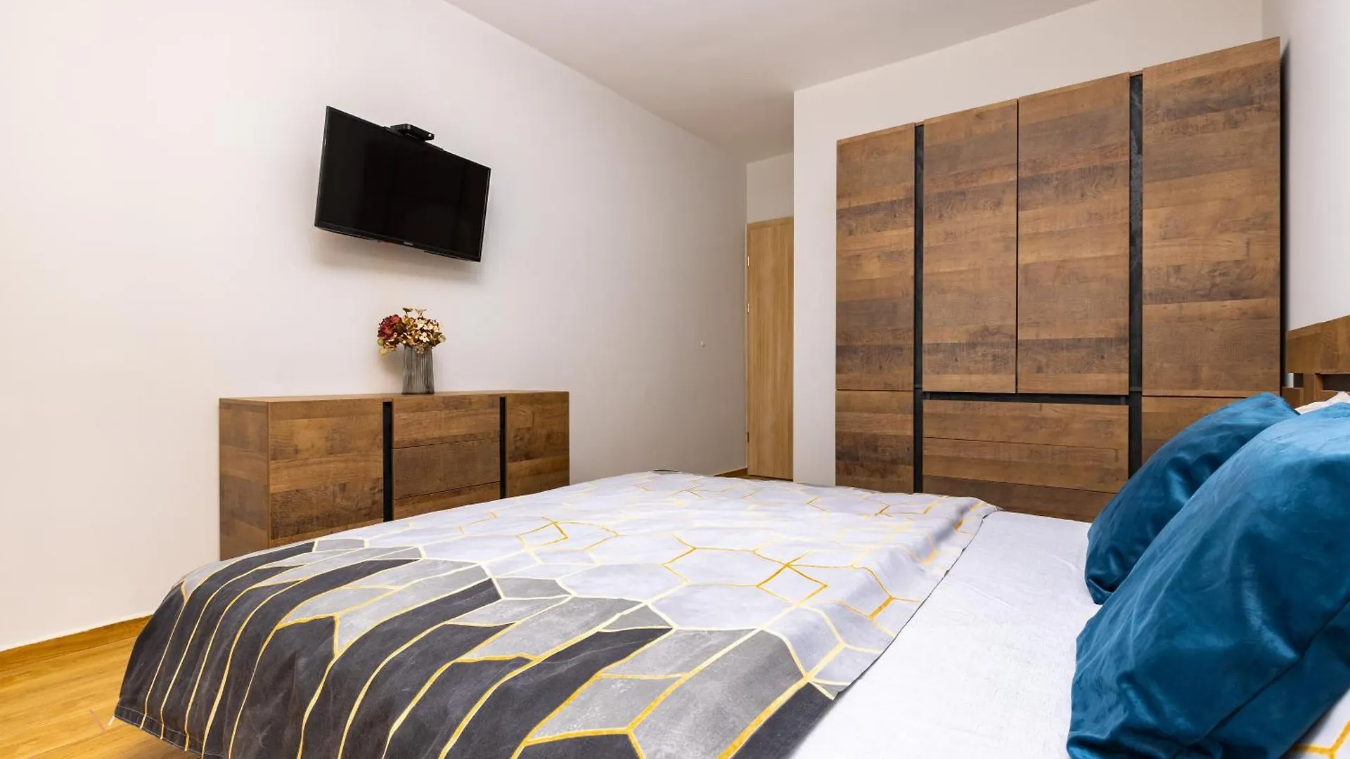 Bright And Cozy Apartment Next To A City Park By Flat Mаnager Φιλιππούπολη
